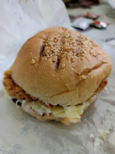 Image of: Salman Shawarma Restaurant in Iyer Bungalow