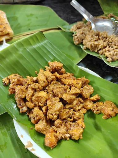 Image of: Vadakku Masi Vithi Konar Soup Kadai in Simmakkal 2