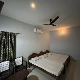 Image of: The Alp Hotel in Vilangudi