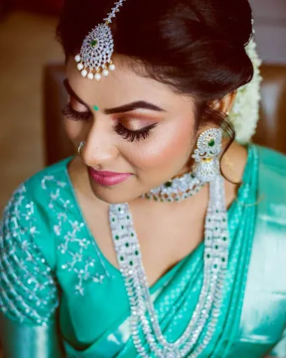 Image of: Dhinas Unisex Saloon And Bridal Studio in Madurai