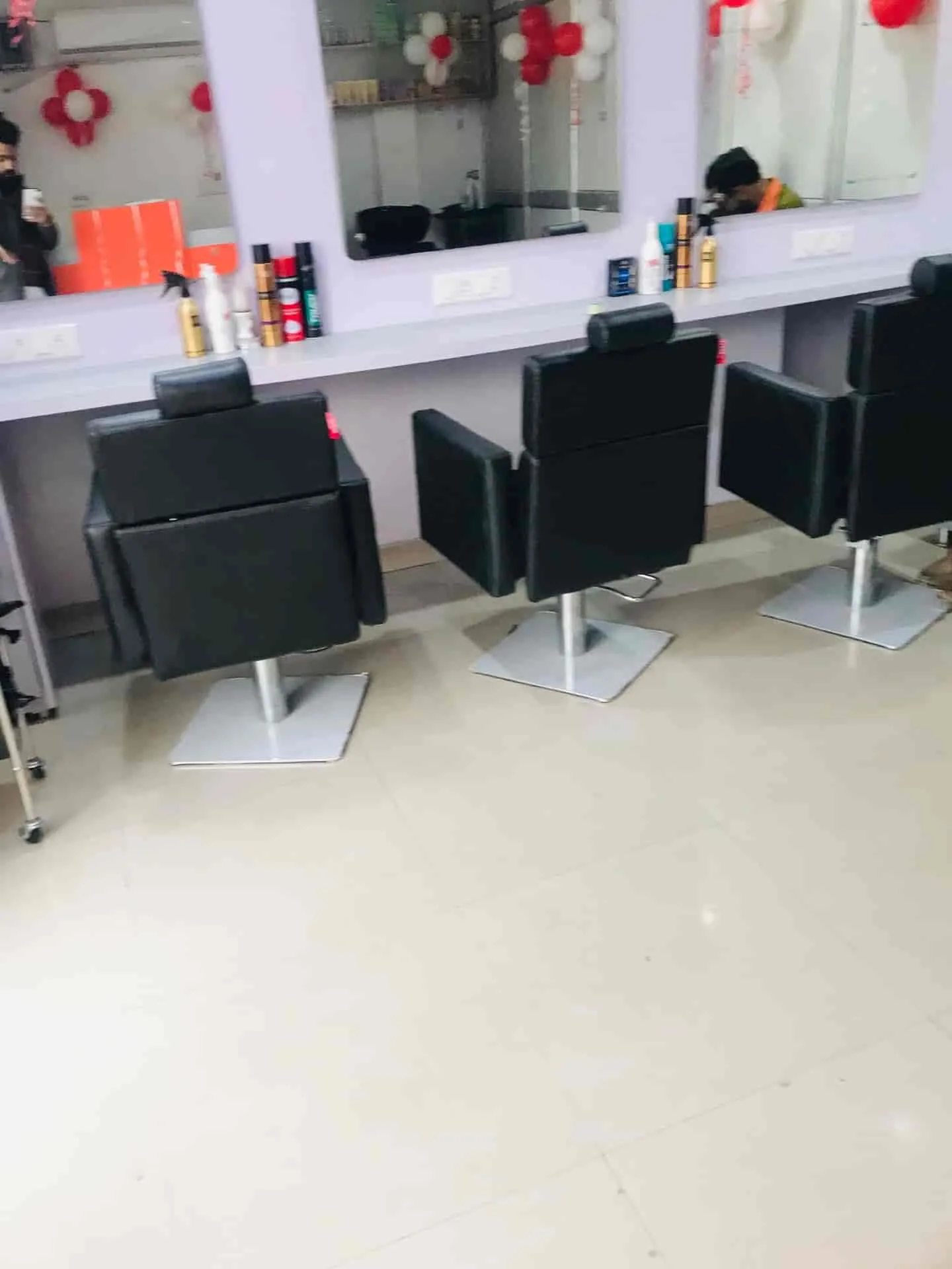 Image of: Dinesh Saloon in Madurai