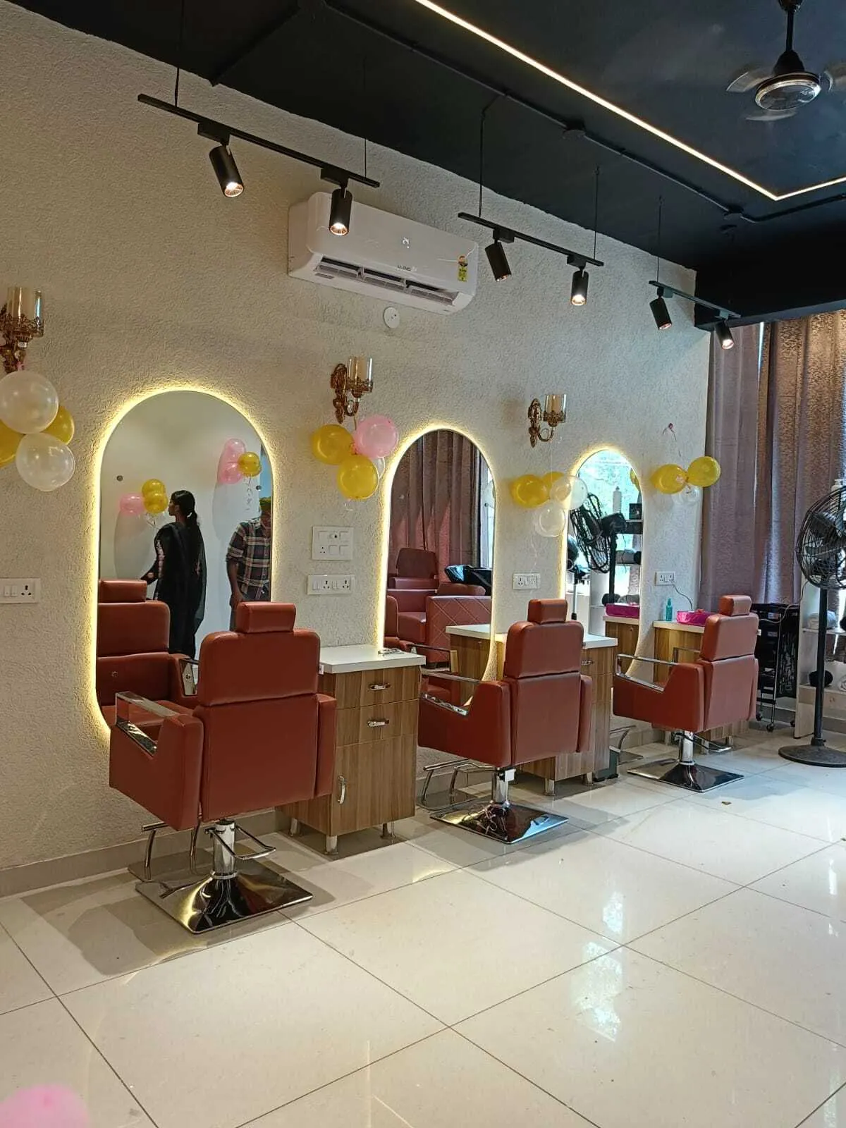 Image of: Egale Salon And Beauty Studio in Kamarajar Salai