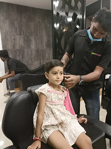 Image of: Green Trends Unisex Hair And Style Salon in Koodal Nagar 3