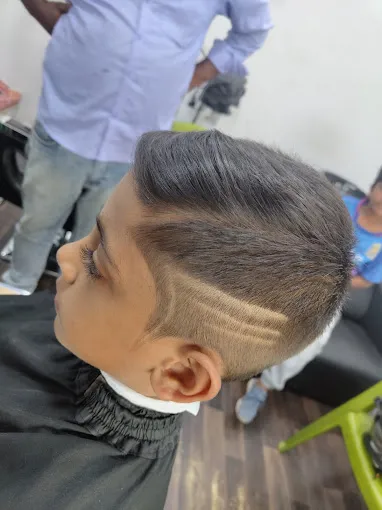 Image of: Hair Waves Men Salon And Spa in Madurai 2