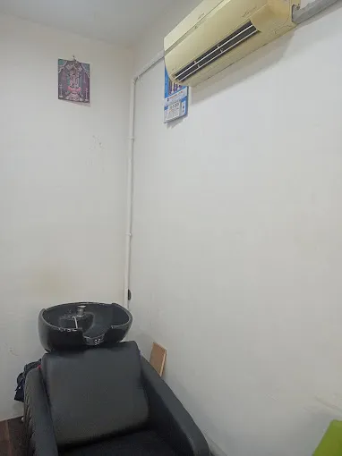 Image of: Hair Waves Men Salon And Spa in Madurai 5