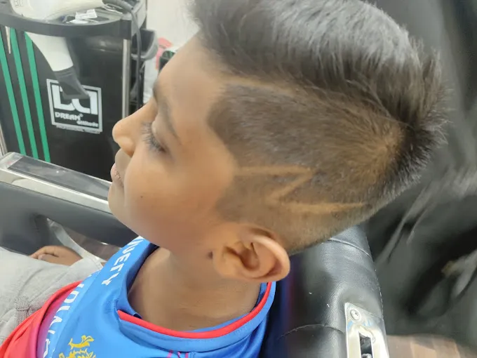 Image of: Hair Waves Men Salon And Spa in Madurai 6