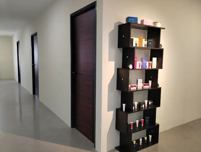 Image of: Hues Hair And Skin Aesthetic Clinic in Anna Nagar 3