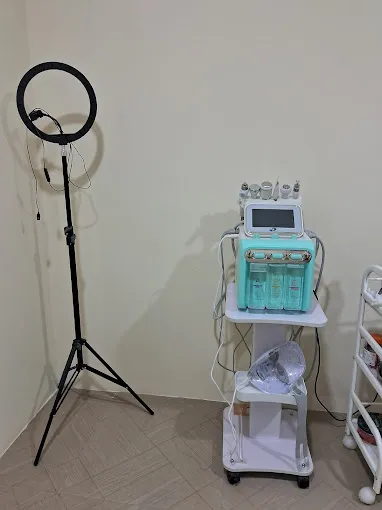 Image of: Hues Hair And Skin Aesthetic Clinic in Anna Nagar 6