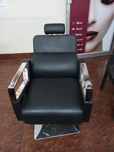 Image of: Indhu Beauty Zone in Kalavasal 6