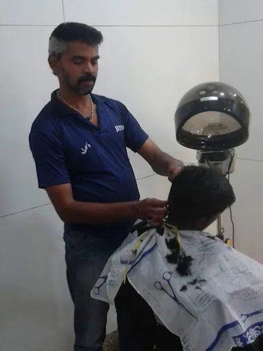 Image of: Jeavan Renugas Beauty Parlour in Madurai 3