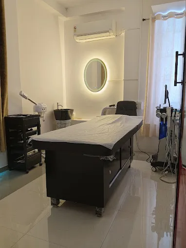 Image of: Kashmira Aesthetic And Cosmetic in Anna Nagar 2