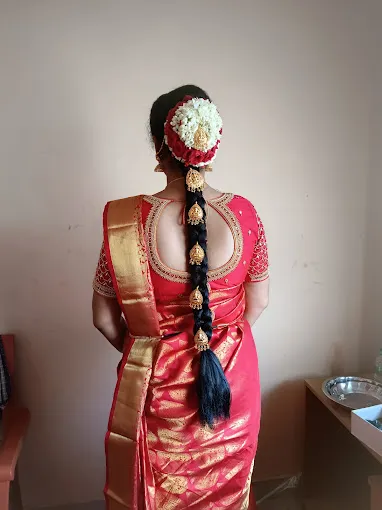 Image of: Lakshana Beauty Parlour And Training Academy in Madurai 2