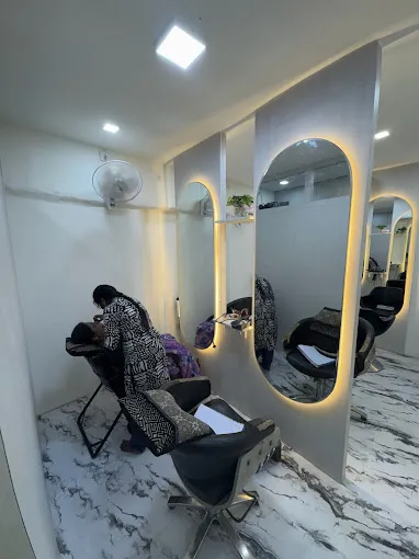 Image of: Maanasa Hair And Skin Care in South Gate