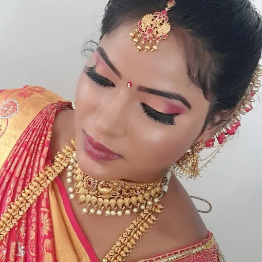 Image of: Malar Beauty Care And Makeup Studio in Anna Nagar 2