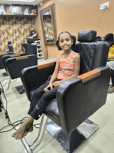 Image of: Naveen Saloon in Madurai