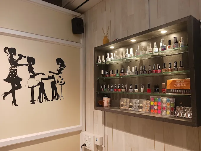Image of: Niras Magic Glow Beauty Salon And Spa in Madurai