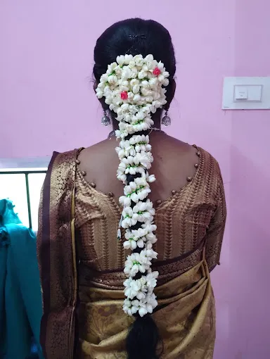 Image of: Nuxe Womens Beauty Salon in Madurai