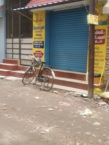 Image of: Queens Land Beauty Parlour in Teppakulam