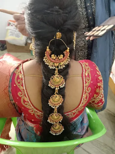 Image of: Rose Petals Unisex Saloon in Vilangudi 5