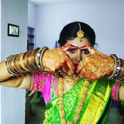 Image of: Sansika Makeoverand Mehindi Artist in Madurai