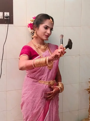 Image of: Shakshi Beauty Parlour in Madurai 3