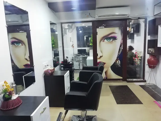 Image of: Shine And Sparkle Hair And Beauty in Madurai