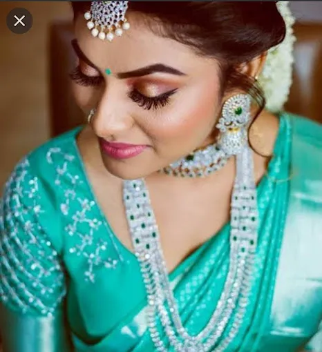 Image of: Spintop Ladies And Gents Beauty Parlour in Madurai
