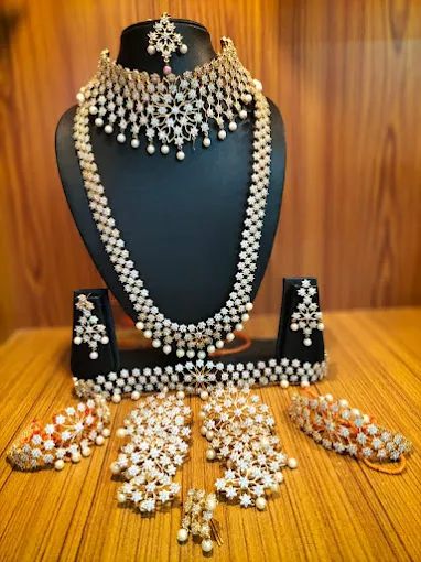 Image of: Sri Meenaakshi Bridal Studio in Villapuram