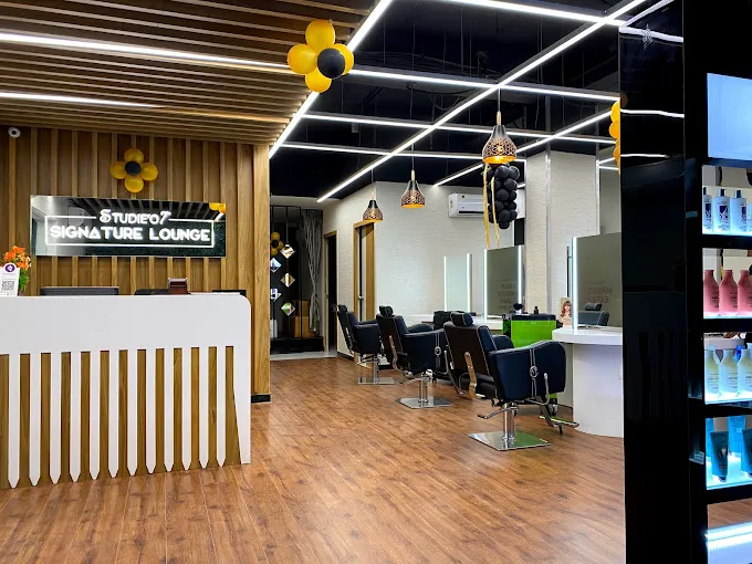 Image of: Studieo7 Signature Lounge Family Salon in Madurai