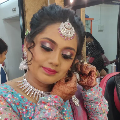 Image of: Surabi Beauty Parlour in Kamarajar Salai 2