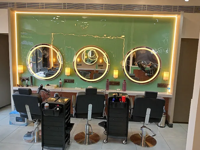 Image of: Toniandguy Hairdressing in Kk Nagar 6