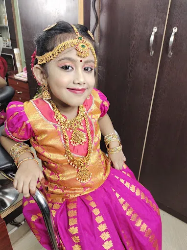 Image of: Vinayaa Beauty Parlour Home Service in Madurai