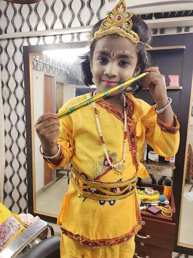 Image of: Vinayaa Beauty Parlour Home Service in Madurai