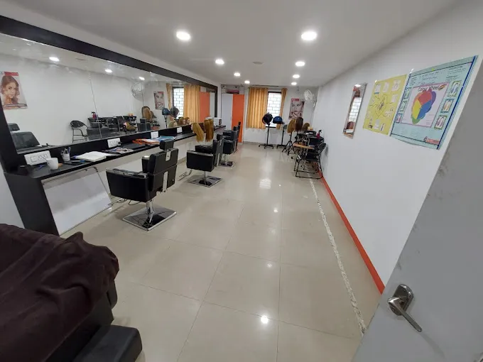 Image of: Vlcc School Of Beauty Institute in S S Colony