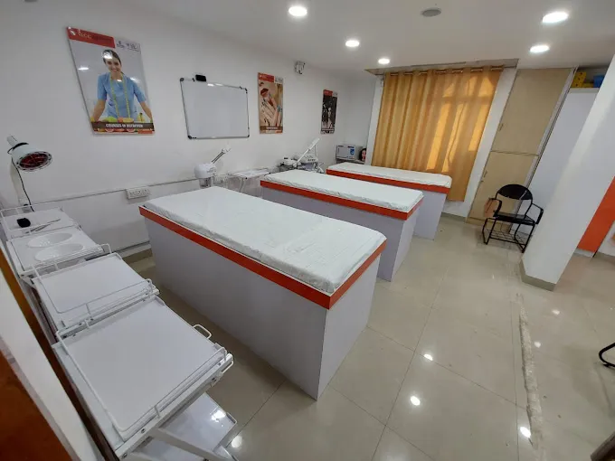 Image of: Vlcc School Of Beauty Institute in S S Colony 3