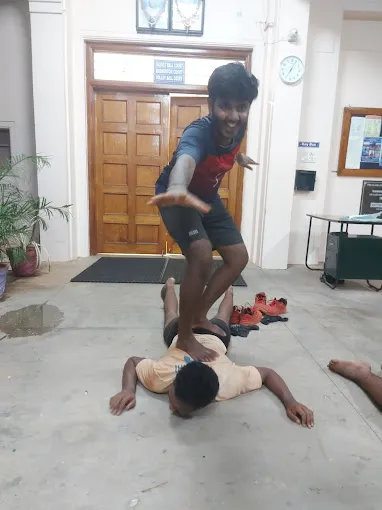 Image of: Falconz Handball Court In Thiruparankundram 3