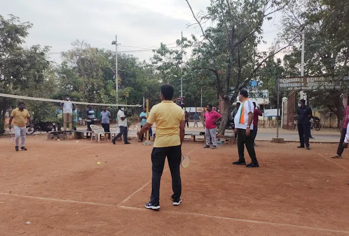 Image of: Race Course Outdoor Badminton Court In Reserve Line 2