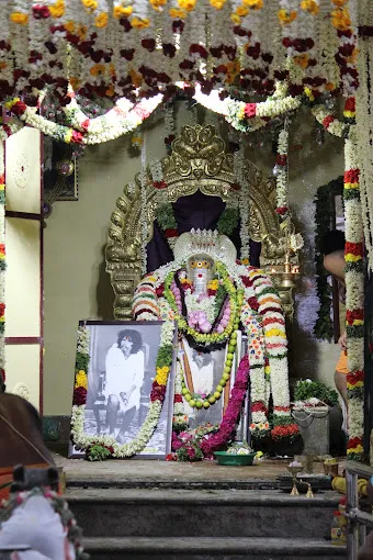 Image of: Arulmigu Somappa Swamigal Jeeva Samadhi In Thiruparankundram