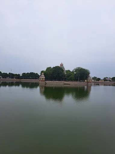 Image of: Maragathavalli Samitha Mutheesevarar Thirukovil In Teppakulam