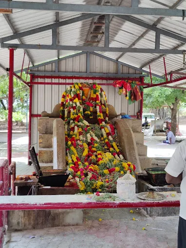 Image of: Muthalaikulam Karuppu Samy Temple In Madurai