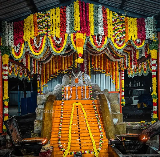 Image of: Muthalaikulam Karuppu Samy Temple In Madurai 2