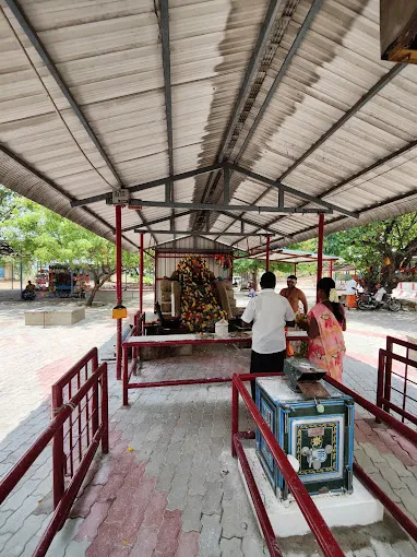 Image of: Muthalaikulam Karuppu Samy Temple In Madurai