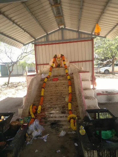 Image of: Muthalaikulam Karuppu Samy Temple In Madurai