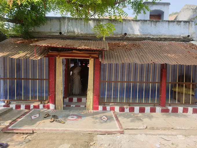 Image of: Siddhar Temple In Thiruparankundram