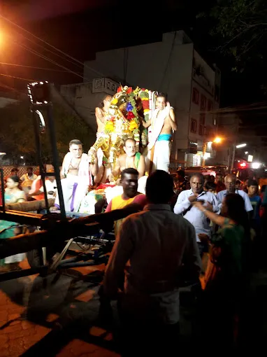 Image of: Sadhanandheshwarar Sadhanandheshwari Temple In Madurai 4
