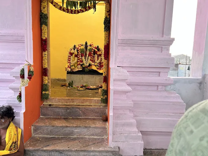 Image of: Veera Cinnammal Temple In Madurai