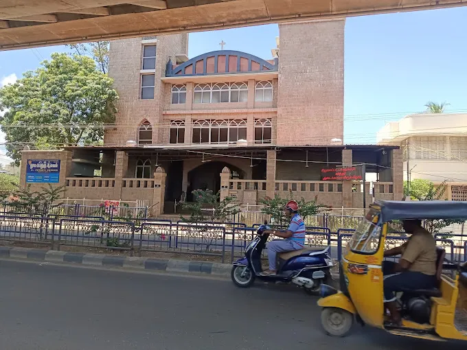 Image of: C S I St Peters Church In Iyer Bungalow 6