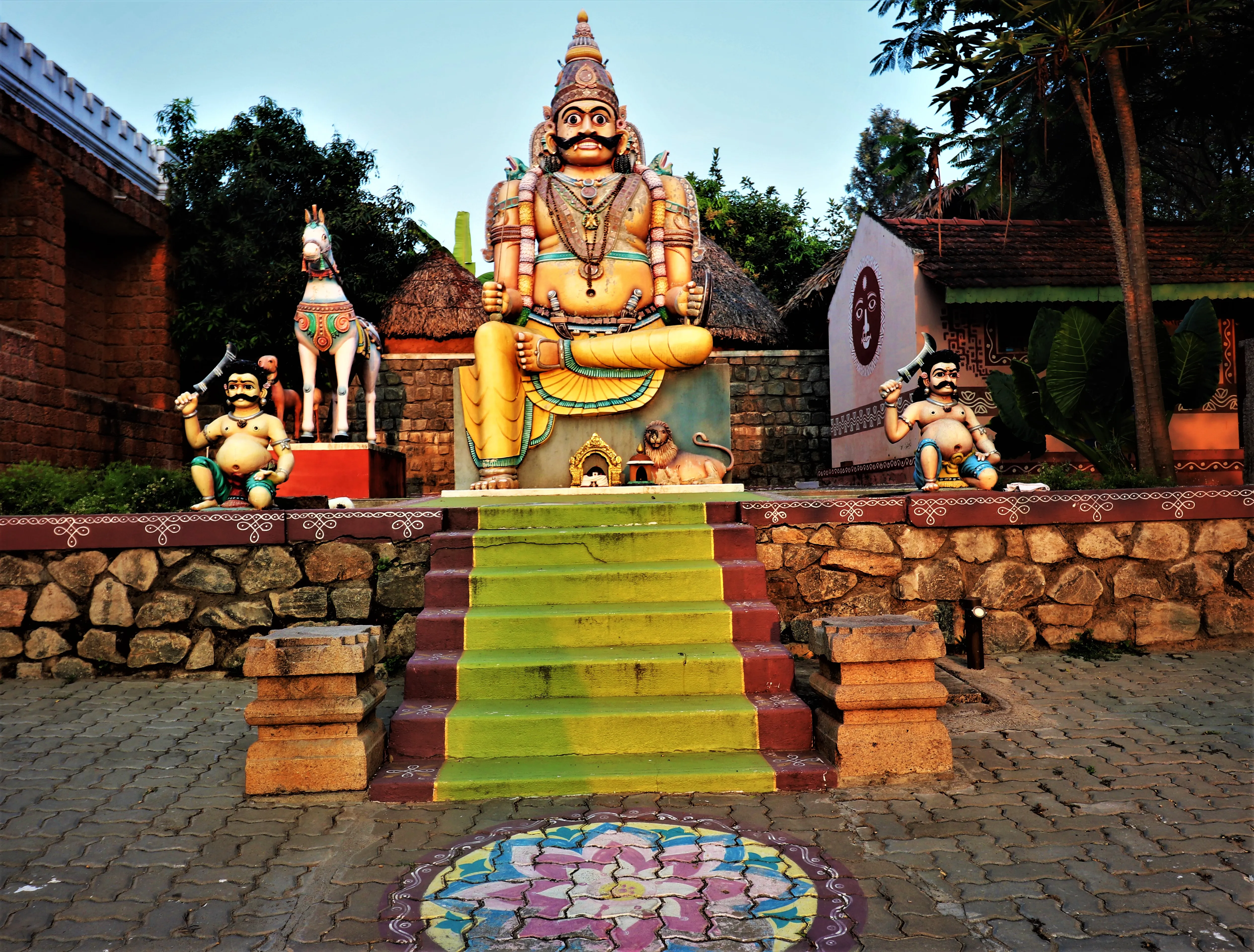 Image of: Nadukulathu Ayyanaar Kovil In Mattuthavani