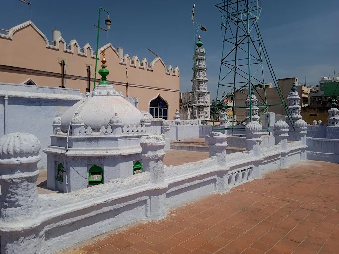 Image of: Therkuvasal Pallivasal Dargah In Periyar 6