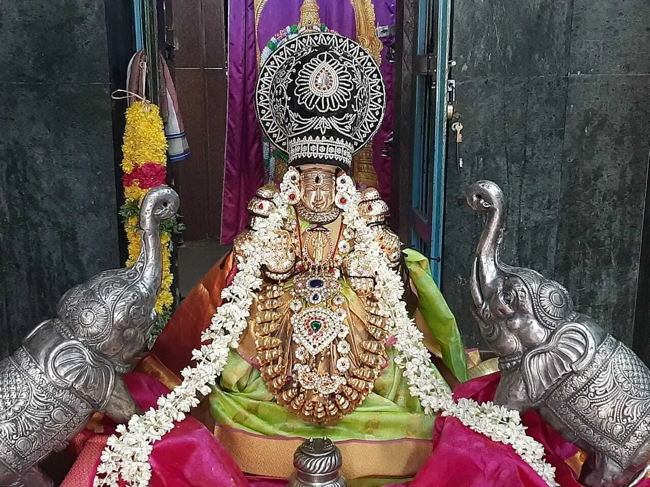 Image of: Arulmiga Sri Pathrakaliyamman Thirukoil In Shenoy Nagar